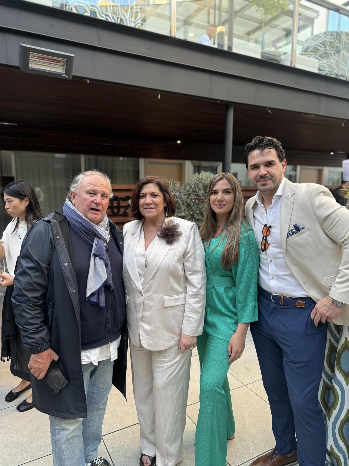 Pedro G. Mocholí, Teresa Ricart Martinez, Rocio y Rafa Delgado.