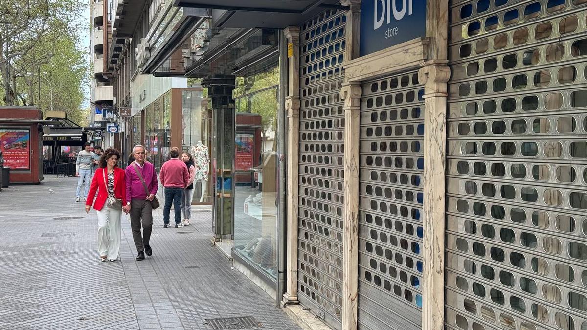 Comercios cerrados este domingo.
