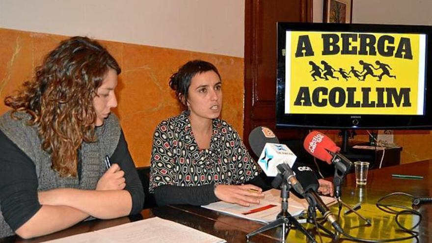 L&#039;alcaldessa Montse Venturós i la regidora Anna Alsina, ahir