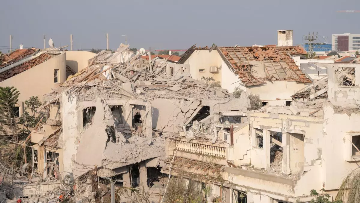 Guerra en Oriente Próximo, hoy en directo | Al menos tres muertos y más de 80 heridos por los ataques iraníes contra Israel
