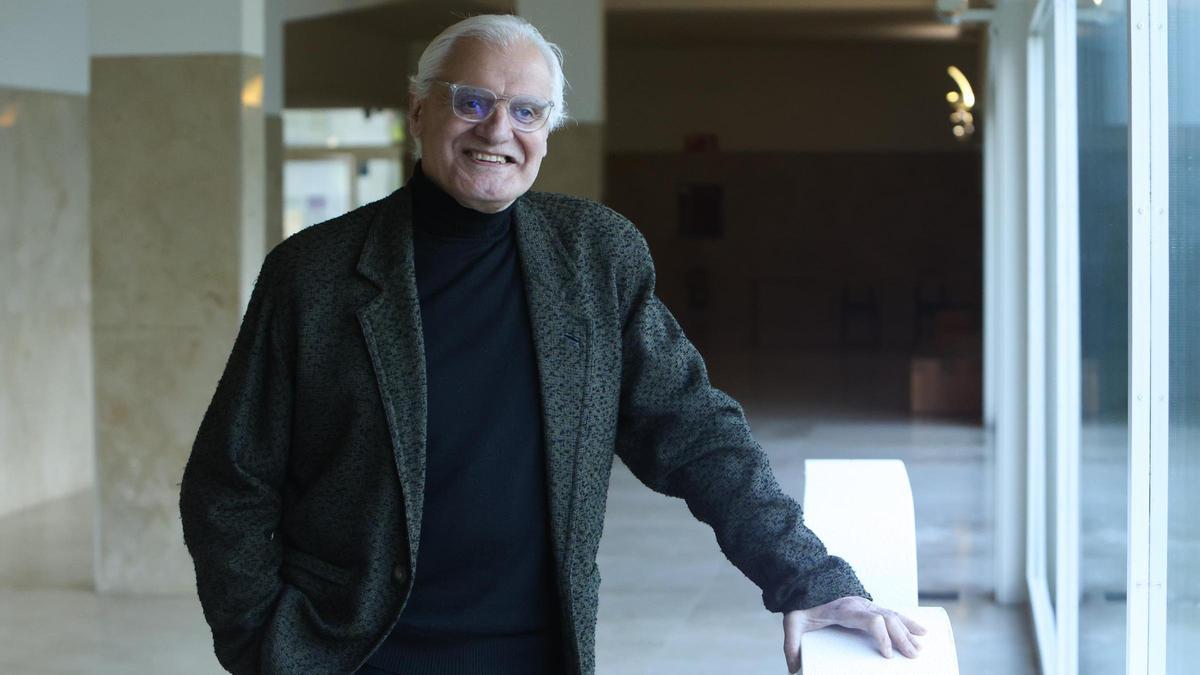 Víctor F. Freixanes, na facultade de Ciencias de Comunicación de Santiago, onde foi docente.