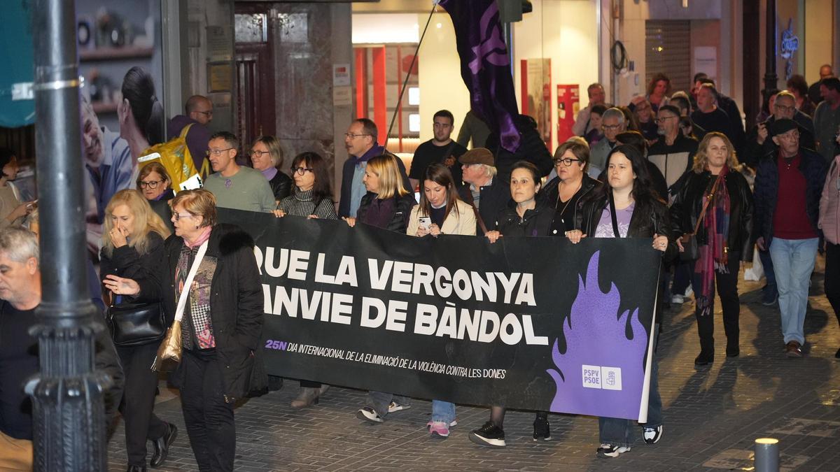 Representantes del PSPV en la manifestación del pasado 25N.