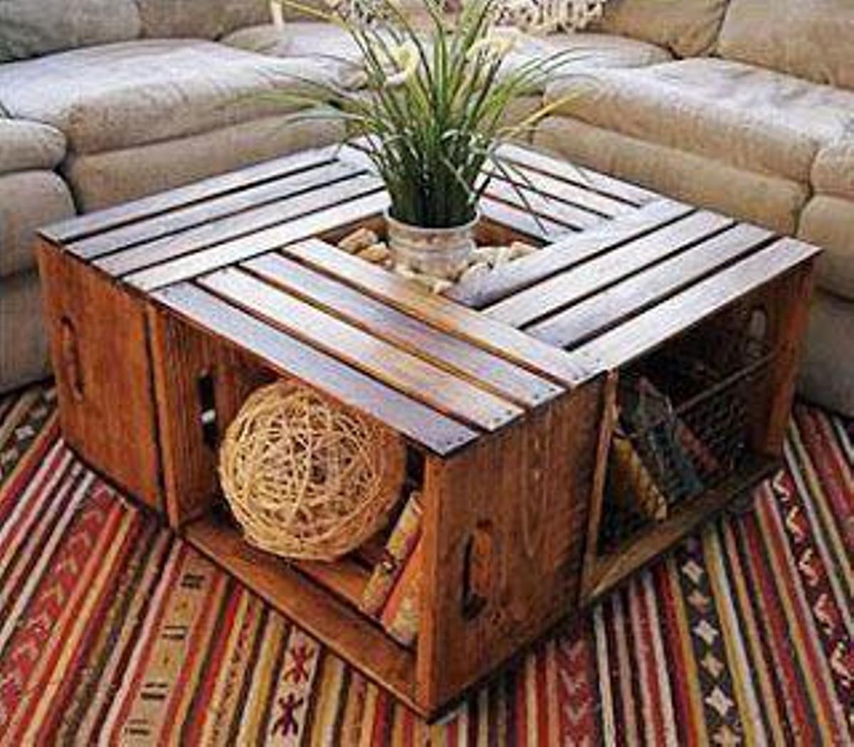 Construir mesas con palets es fácil y sencillo.