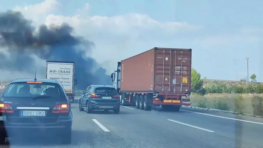 Arde un camión en la A-7