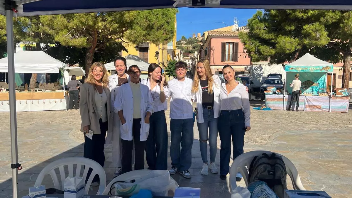 Andratx conmemora el Día Mundial de la Diabetes con pruebas de detección en la plaza del pueblo