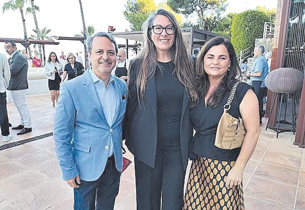 José María Castro, Izaskun Goya y Charo Aznar.