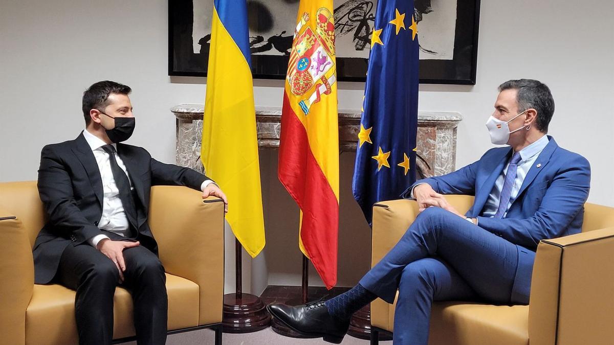 Spanien-Premier Pedro Sánchez traf den ukrainischen Präsidenten Wolodymyr Selenskyj zuletzt im Dezember 2021.