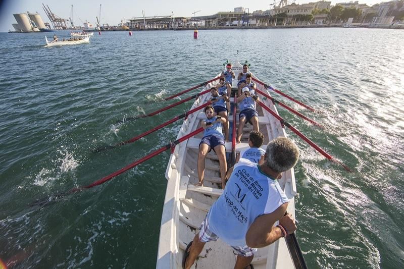 Regata de Jábegas en el Muelle Uno