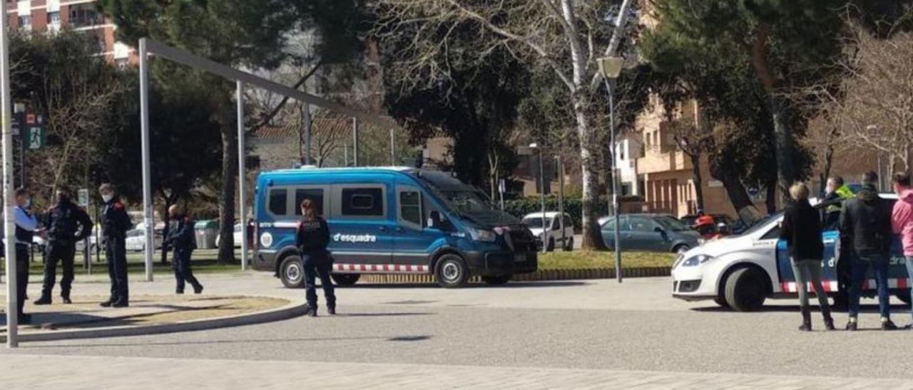 Mossos al Parc Central de Girona, en una imatge d’arxiu. | TAPI CARRERAS