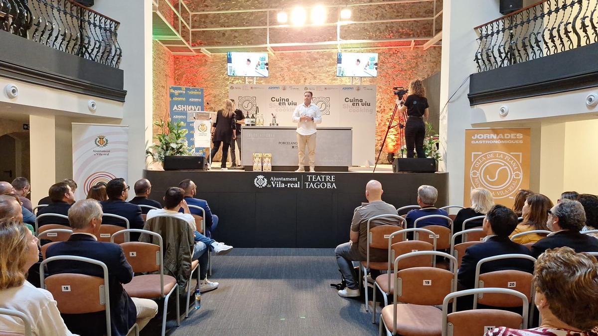 Imagen de la primera ponencia de las jornadas.
