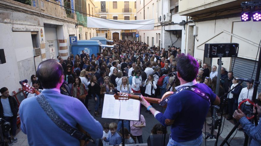 La Colla Bacalao prevé 21 conciertos con luces de fiesta en toda la calle durante la Magdalena