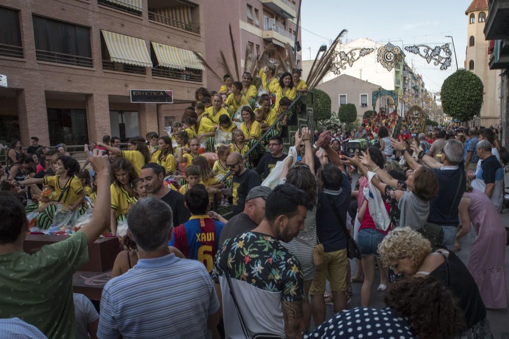 La Vila despide sus fiestas con el desfile infantil