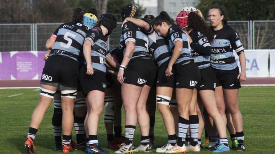 Las jugadoras del CRAT, en un partido en Elviña. |  // CASTELEIRO/ROLLER AGENCIA