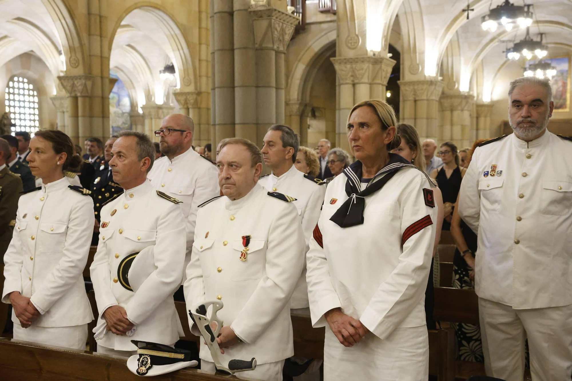 La misa con la Armada y la ofrenda floral del Carmen en Gijón, en imágenes