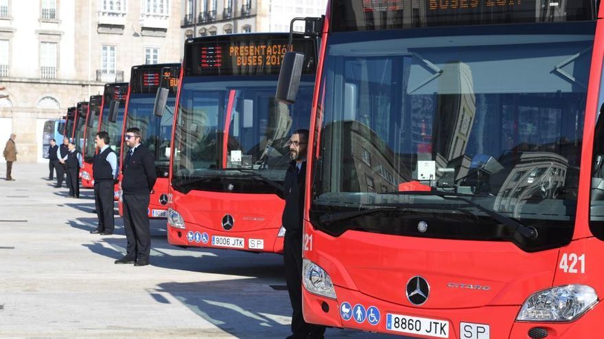 Buses de la Compañía de Tranvías de A Coruña.