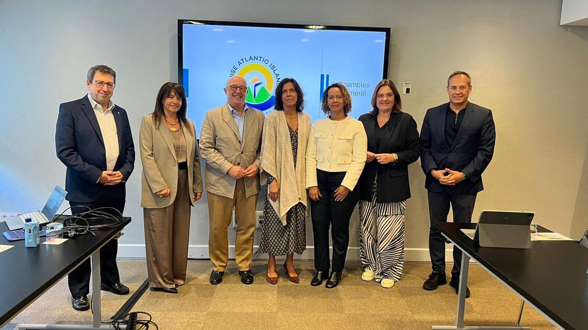 Representantes portuarios en la International Cruise Summit 2025.