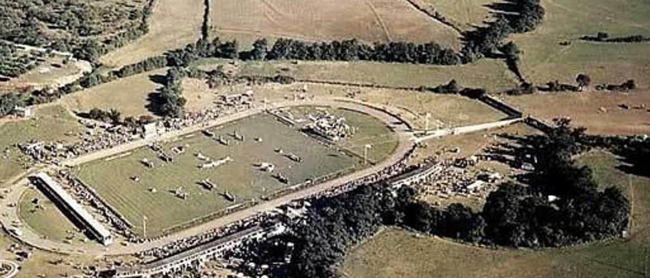 El hipódromo de Las Mestas, antes de las urbanizaciones.