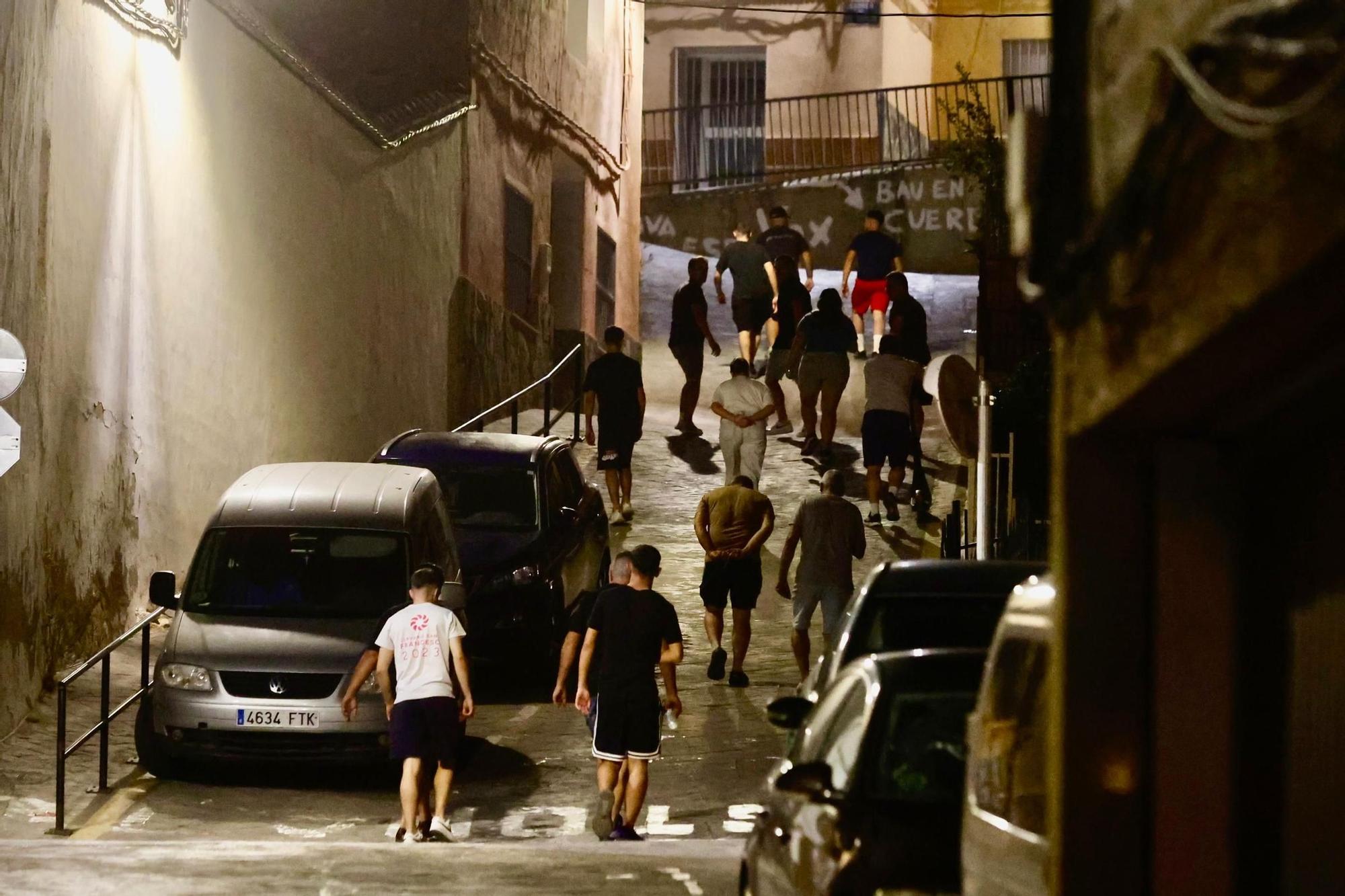 Vecinos de Turís patrullan por tercera noche las calles ante la inseguridad