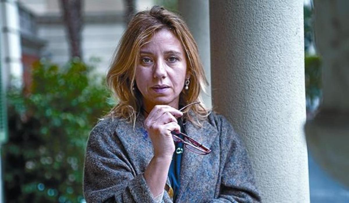 La periodista Concita de Gregorio, en ple centre de Barcelona, dimecres passat. La periodista Concita de Gregorio, en ple centre de Barcelona, dimecres passat.