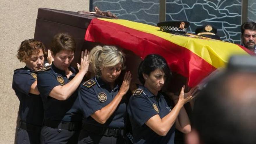 Emotivo funeral por la policía Sonsoles Moreno