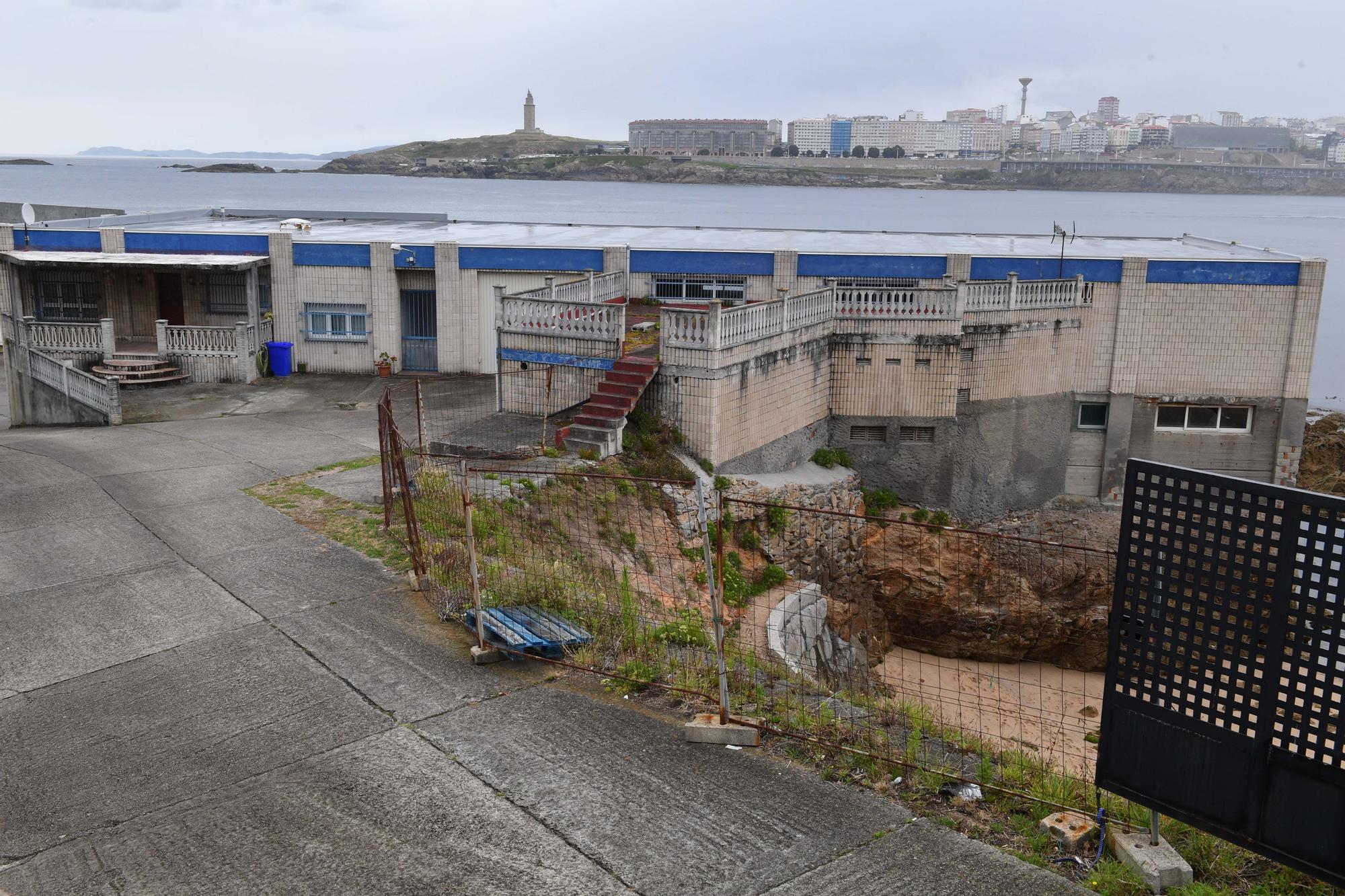 El Concello prevé expropiar en San Roque la cetárea para integrarla en el paseo marítimo