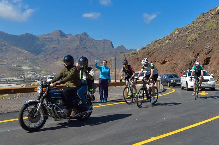 Apertura del primer tramo de la carretera de La ...