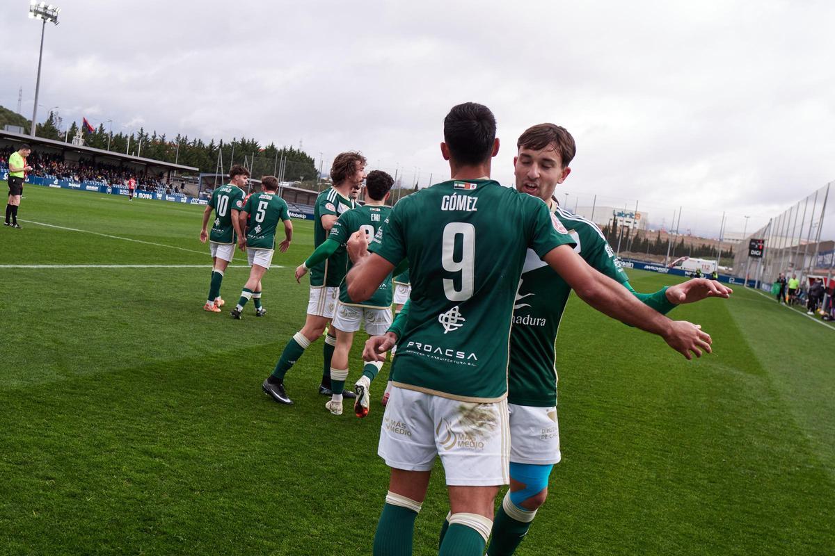 Las imágenes del Osasuna Promesas - Cacereño