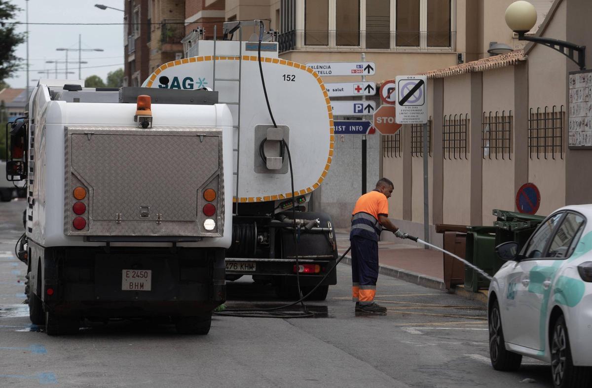 Operarios de la SAG, en pleno trabajo.