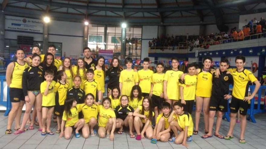 Infantiles y cadetes del Dragones Caja Rural que participaron en Valladolid.