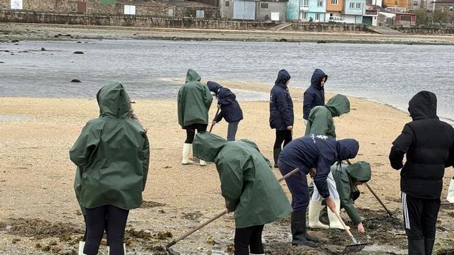 10 jóvenes de Sant Antoni participan en un intercambio con Cambados | D.I.