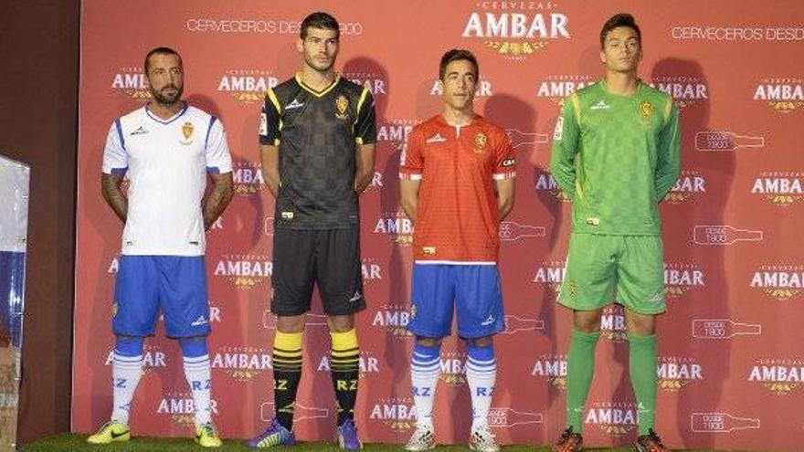 El Real Zaragoza presenta sus nuevas equipaciones