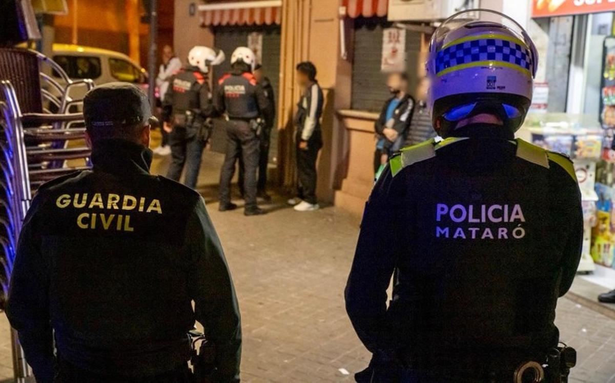 Dispositivo conjunto de Mossos, Policía Nacional y Policia Local en Mataró