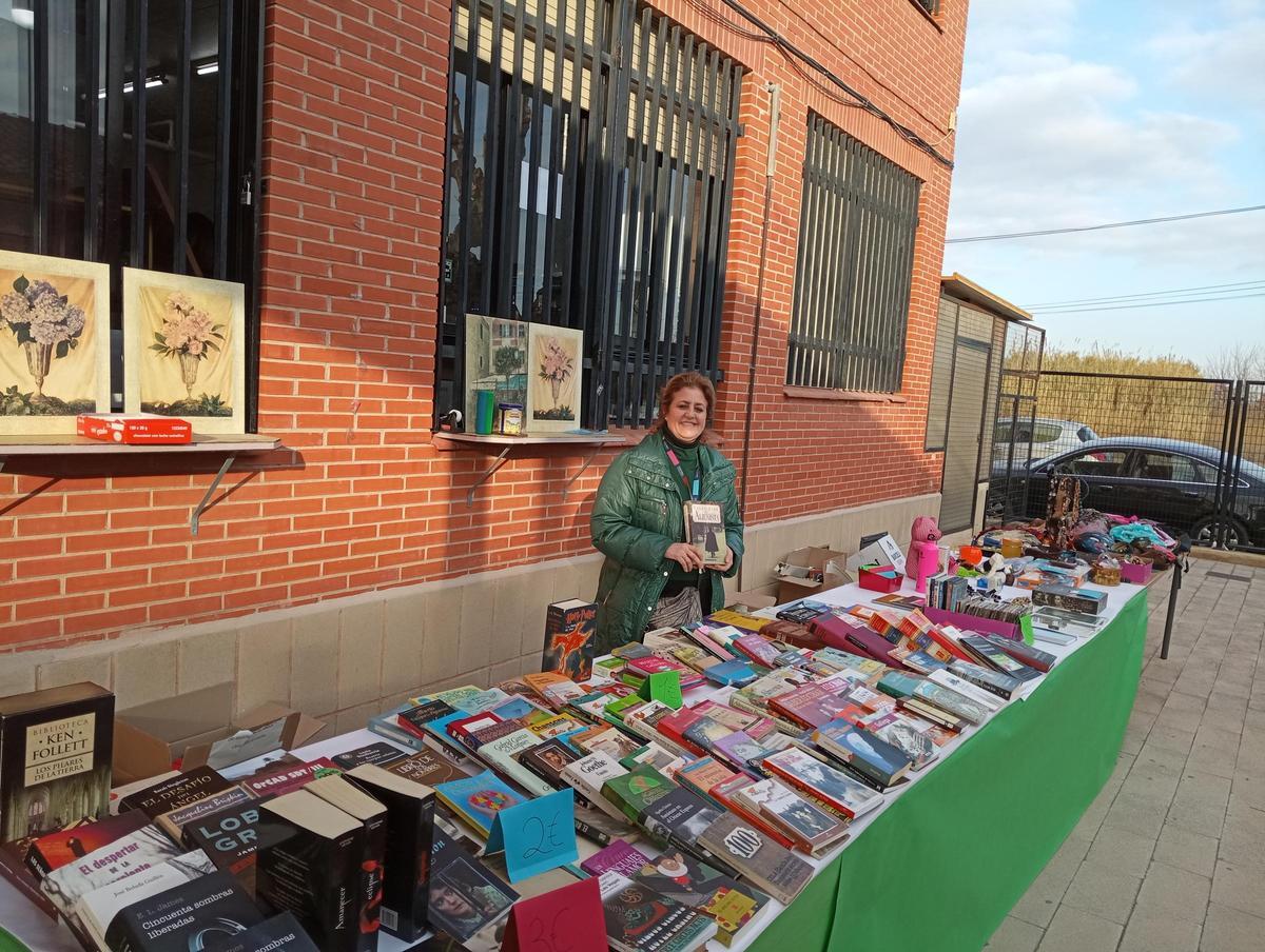 Mercadillo solidario organizado por el IES Ingeniero de la Cierva.