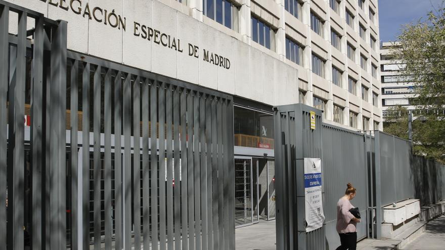 El déficit público cae a la mitad hasta abril y se sitúa en el equivalente al 0,30% de PIB