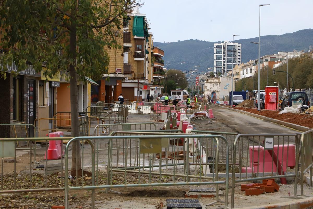 Obras de la segunda fase de remodelación de la carretera de Trassierra, este martes.