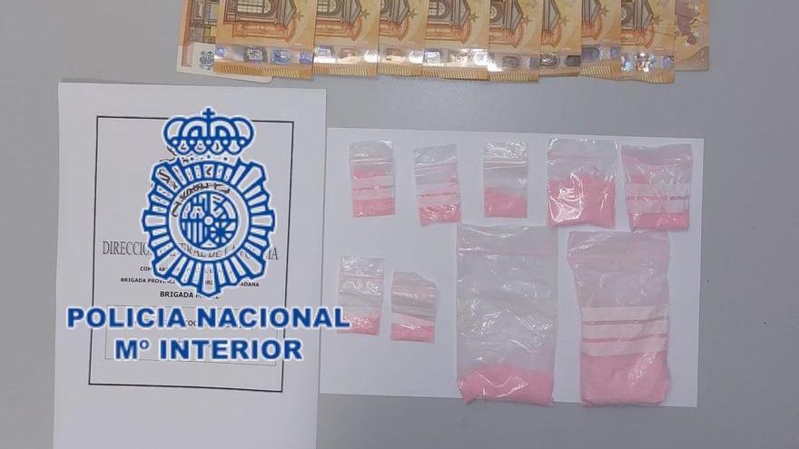 Detenido un pasajero en la estación de autobuses con cocaína rosa en su equipaje