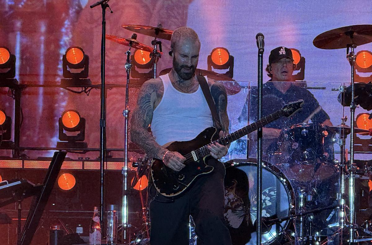 Las mejores imágenes de Maroon 5 en su debut en Icónica Santalucía Sevilla Fest