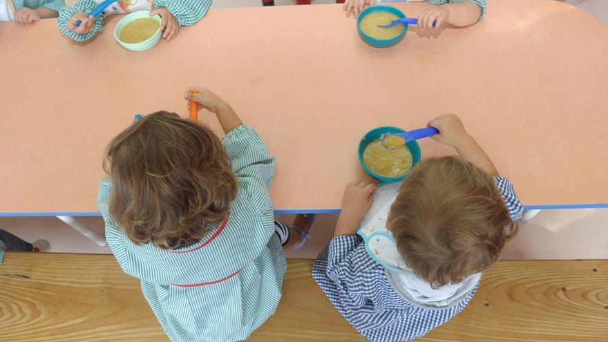 Niños en el comedor infantil de un colegio en Galicia // Víctor Echave