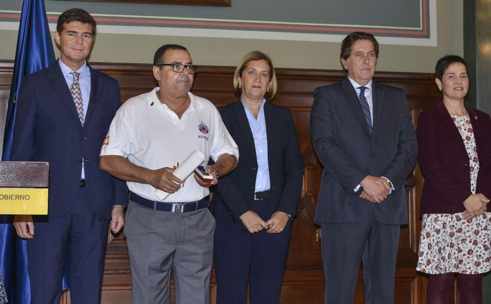 Entrega de medallas al mérito de la protección civil