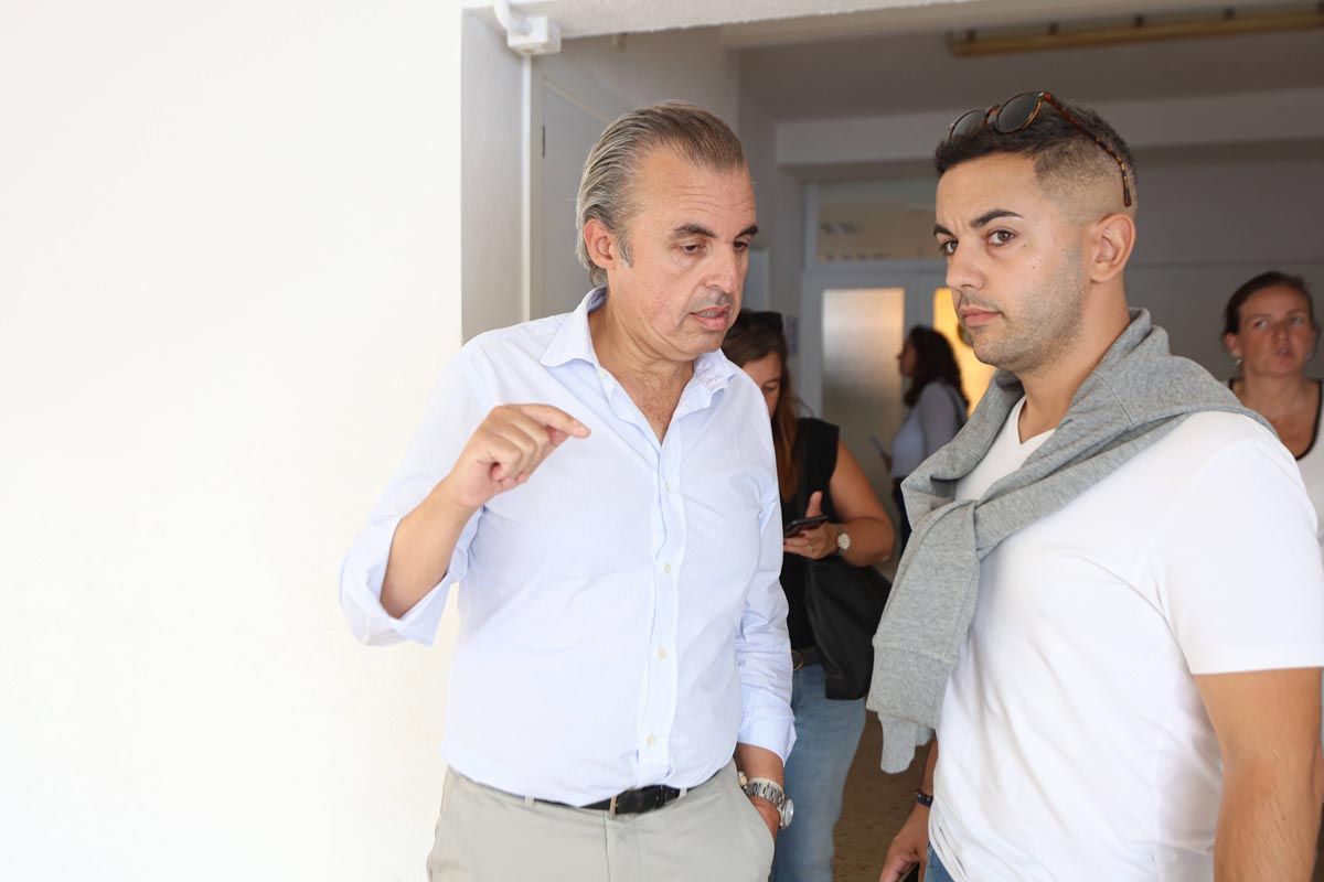 La visita al colegio Can Misses tras las inundaciones, en imágenes