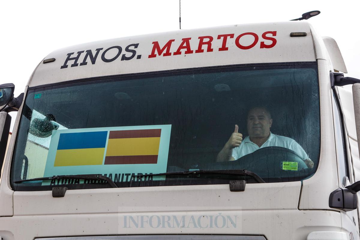 Guardias civiles de la provincia envían desde Ibi 40 toneladas de ayuda humanitaria a Ucrania