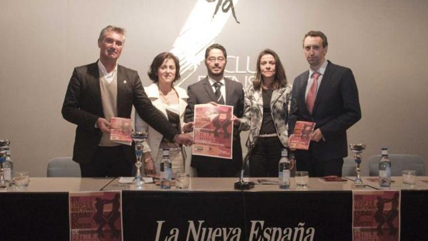 Hugo Novoa, presidente de la Federación Asturiana de Patinaje; Consuelo González, presidenta del club patinaje  Ovetus; Gerardo Antuña, concejal de Personal y Transportes de Oviedo; Paloma Hernández, representante del centro comercial Los Prados, y Jesús Ismael González, director de Caja Rural de Asturias.