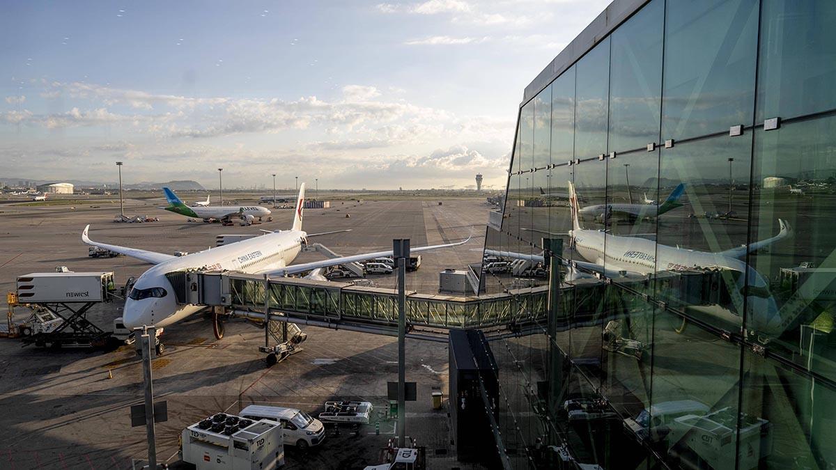 Un avión en el aeropuerto de Barcelona-El Prat