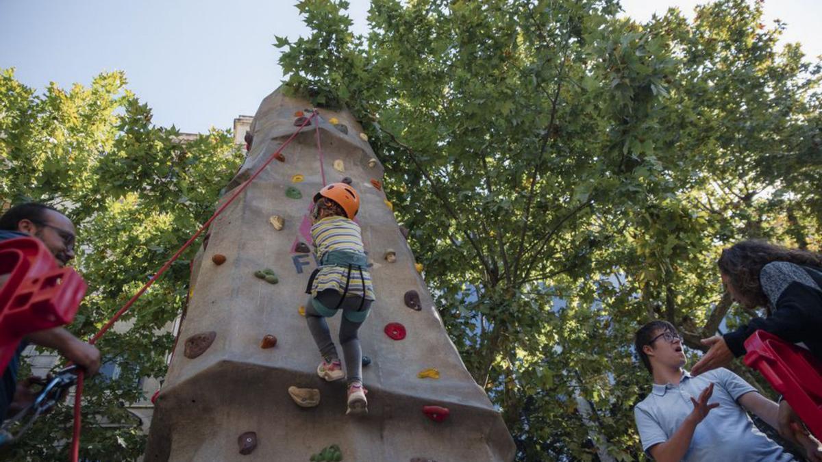 El rocòdrom per fer escalada, que va tenir molt èxit 