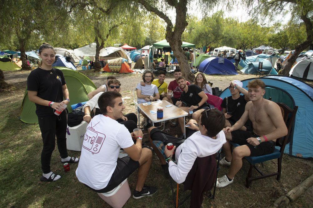 Segundo día de acampada en el festival Festardor del Port de Sagunt.