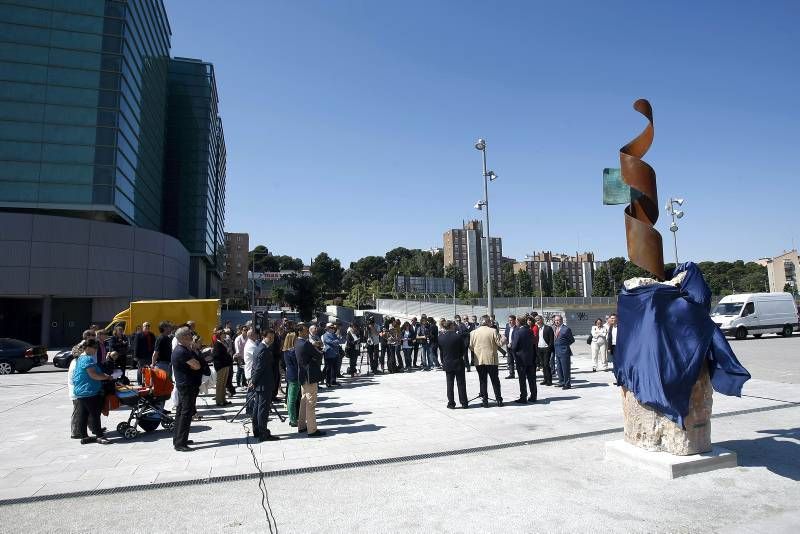 Fotogalería: Inauguración de la escultura en la Plaza El Periódico de Aragón