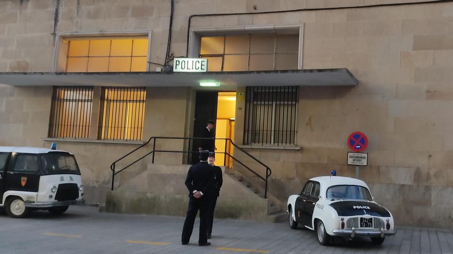 Una de las escenas se grabó frente al cuartel de la Guardia Civil.