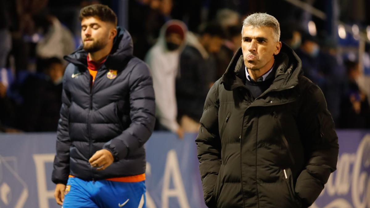 Vicente Parras abandona El Collao después del partido contra el Barça B