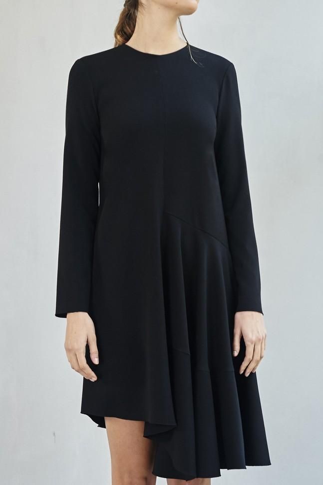 Vestido asimétrico, Juan Vidal