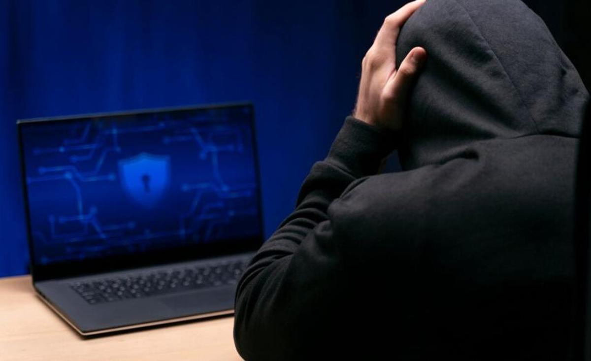 Compte amb les estafes en línia